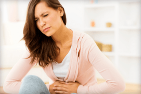 dor abdominal devido a parasitas