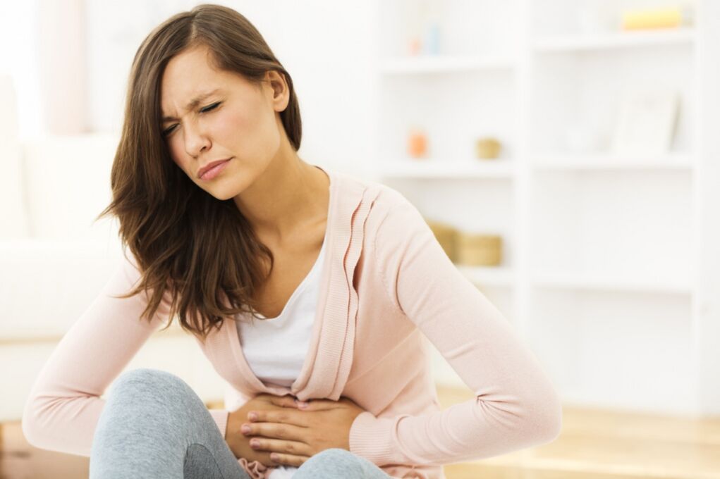dor abdominal devido a vermes